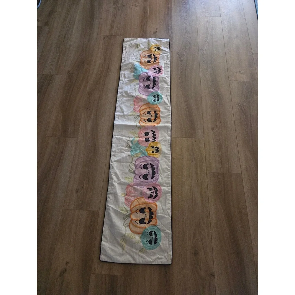 Max Studio Home Textured‎ Halloween Table Runner Colorful Pumpkins Decor NWOT